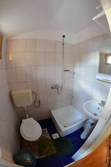 Фото номера Стандартный двухместный номер с 1 кроватью Гостевой дом Casa Albă г. Baia de Aramă 3